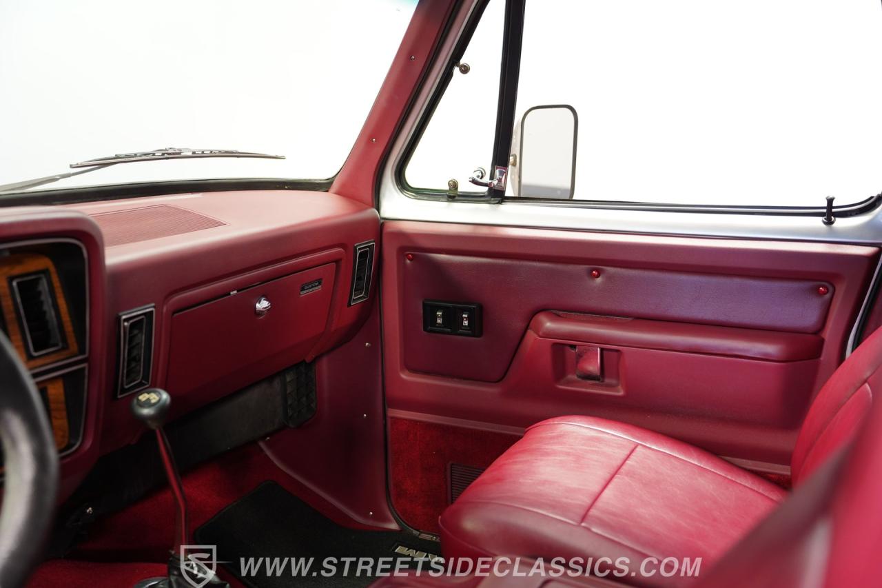 1987 Dodge Ramcharger LE 150 4x4