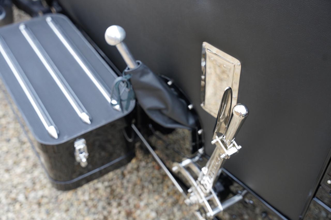 1950 Bentley Speed Eight Le Mans &ldquo;RGE Ltd&rsquo;s work of art with only 250 km&rdquo;