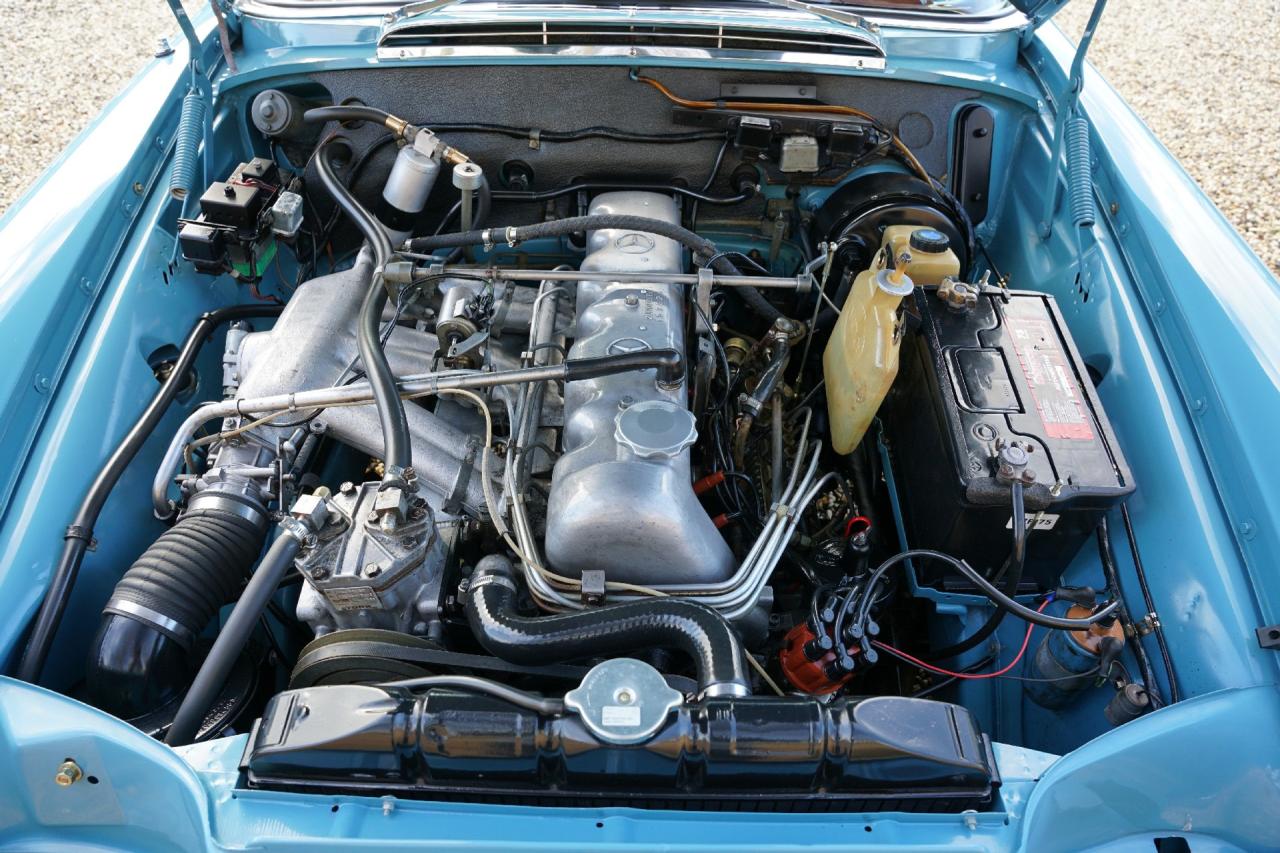 1967 Mercedes - Benz 250 SE Coupe &ldquo;Automatic transmission with the floor shift&rdquo;