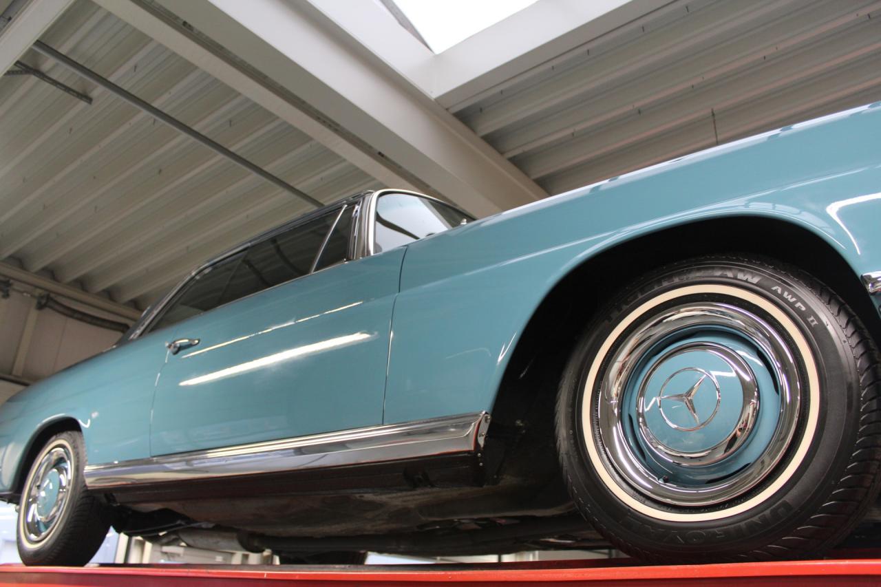 1967 Mercedes - Benz 250 SE Coupe &ldquo;Automatic transmission with the floor shift&rdquo;