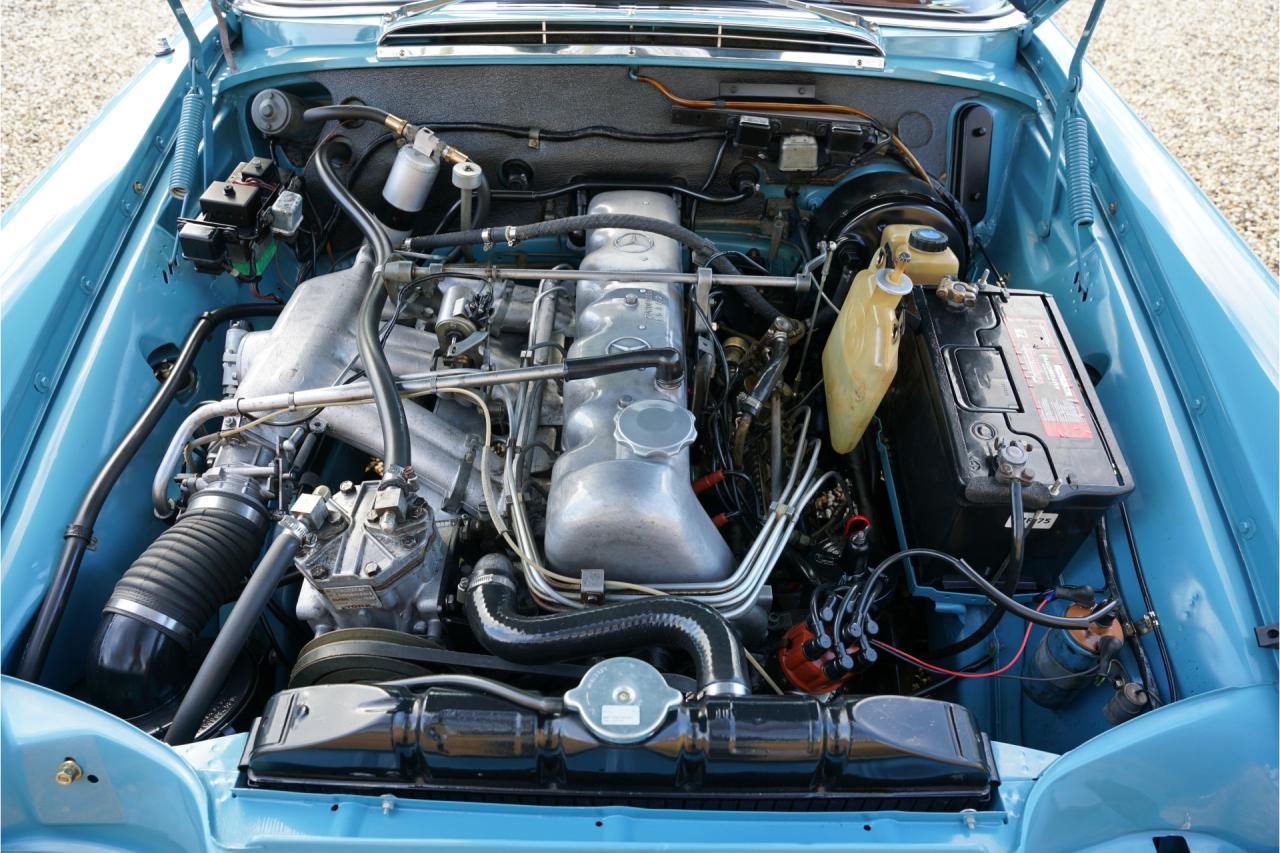 1967 Mercedes - Benz 250 SE Coupe &ldquo;Automatic transmission with the floor shift&rdquo;