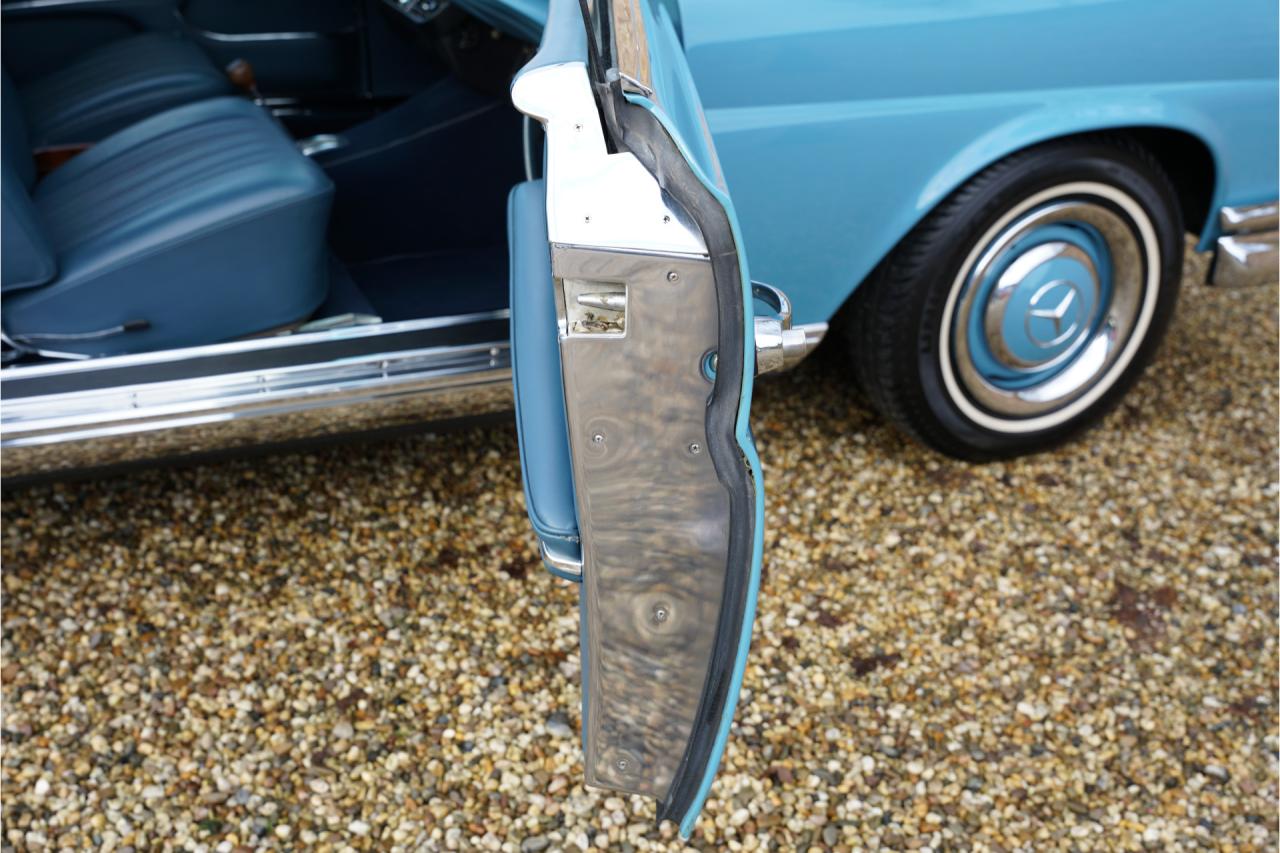 1967 Mercedes - Benz 250 SE Coupe &ldquo;Automatic transmission with the floor shift&rdquo;