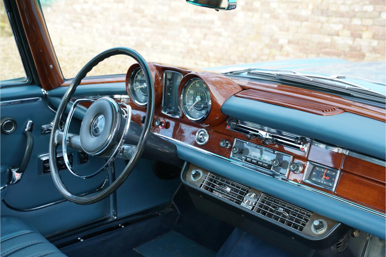 1967 Mercedes - Benz 250 SE Coupe &ldquo;Automatic transmission with the floor shift&rdquo;
