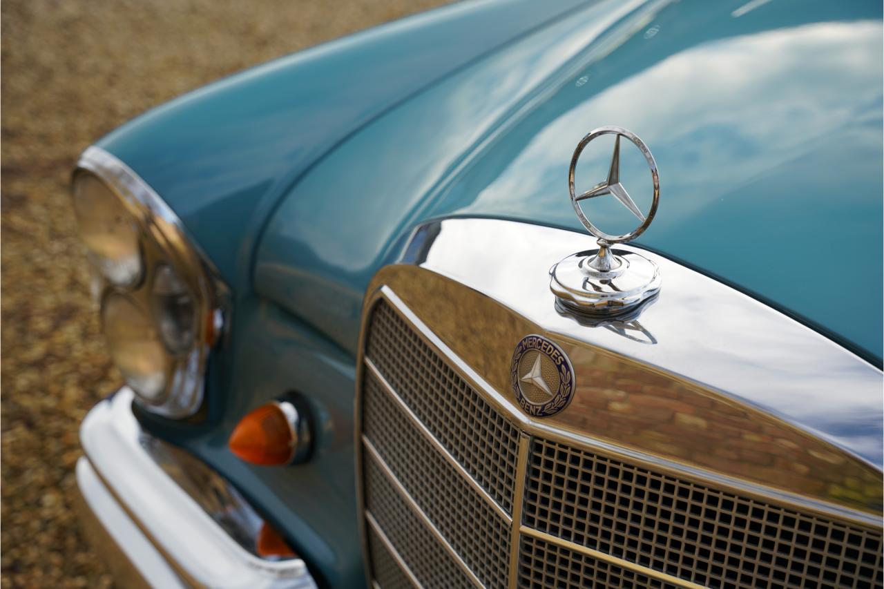 1967 Mercedes - Benz 250 SE Coupe &ldquo;Automatic transmission with the floor shift&rdquo;
