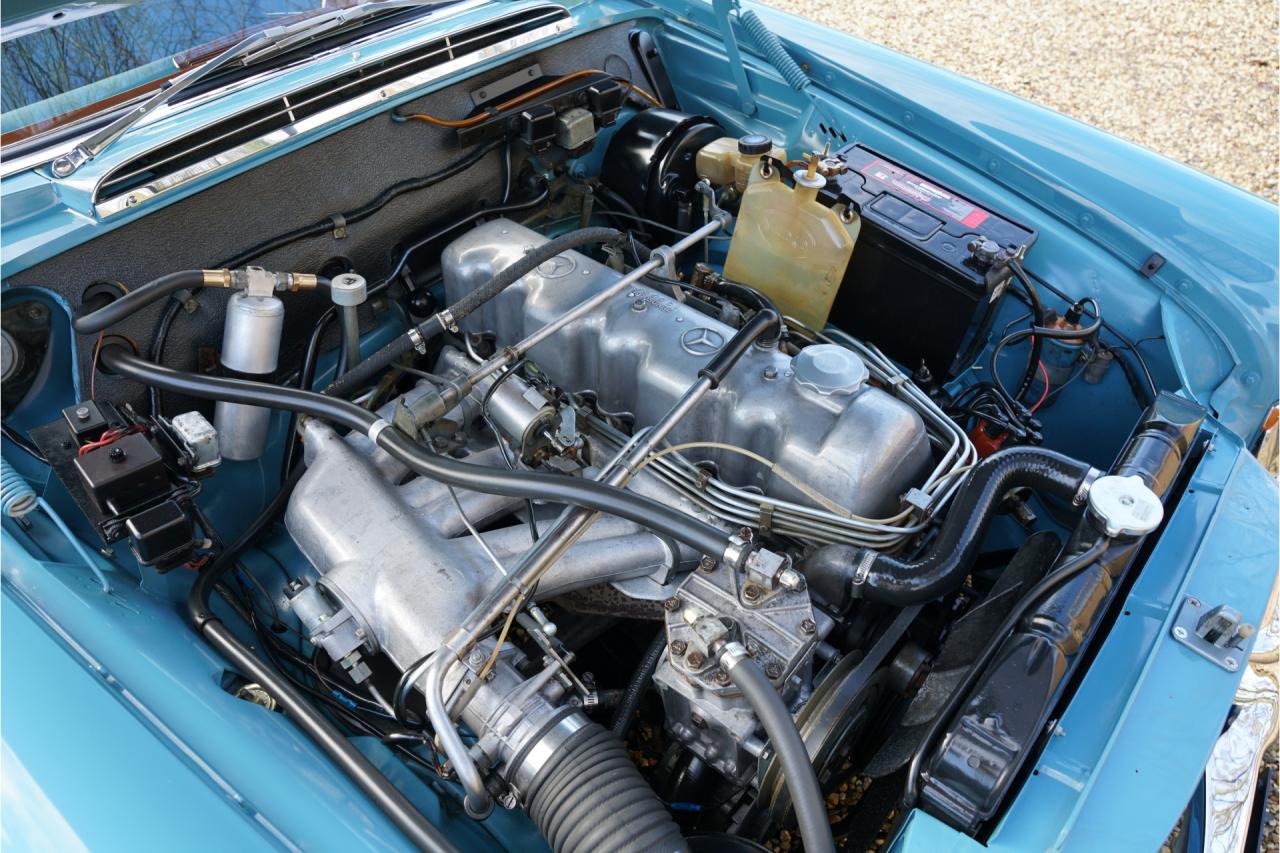 1967 Mercedes - Benz 250 SE Coupe &ldquo;Automatic transmission with the floor shift&rdquo;