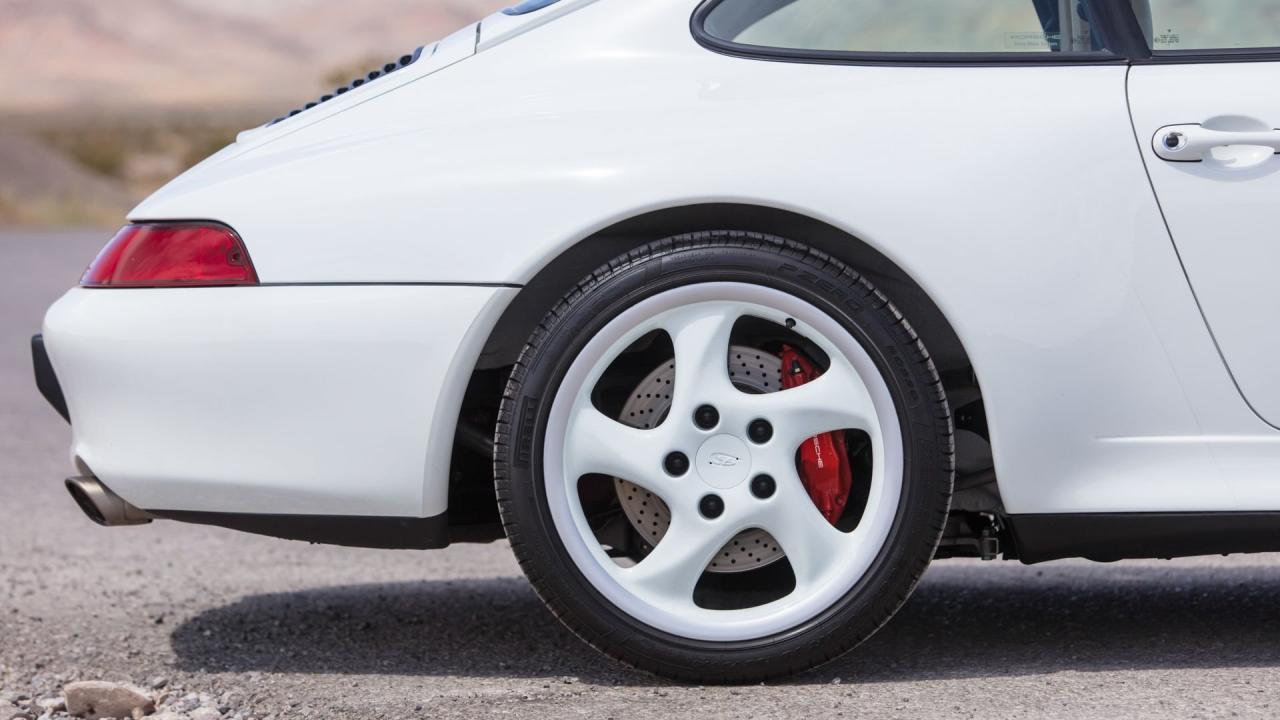 1997 Porsche 911 Carrera 4S