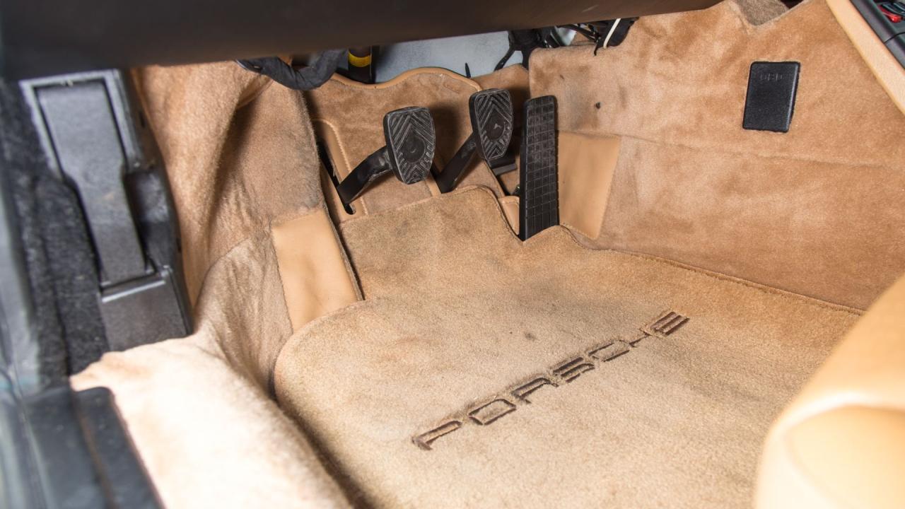 1997 Porsche 911 Carrera 4S