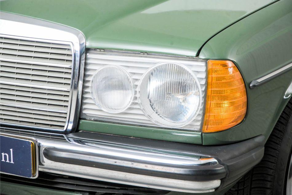 1978 Mercedes - Benz 200-serie