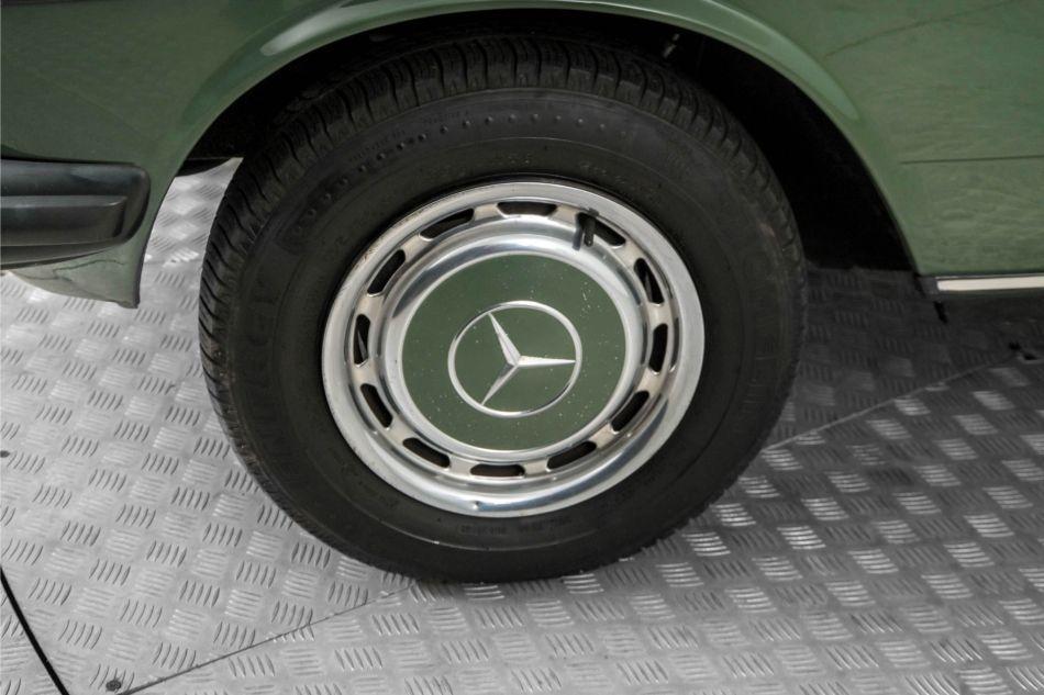 1978 Mercedes - Benz 200-serie