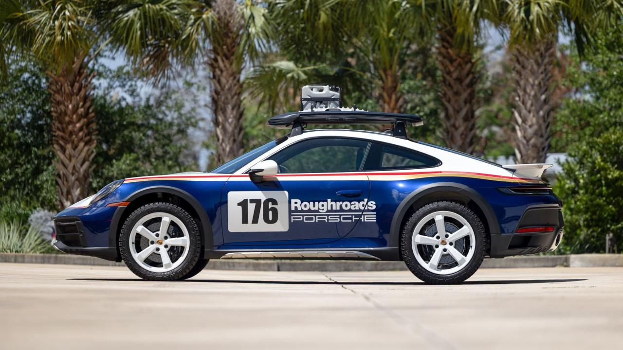 2023 Porsche 911 Dakar