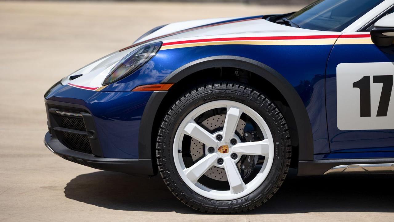 2023 Porsche 911 Dakar