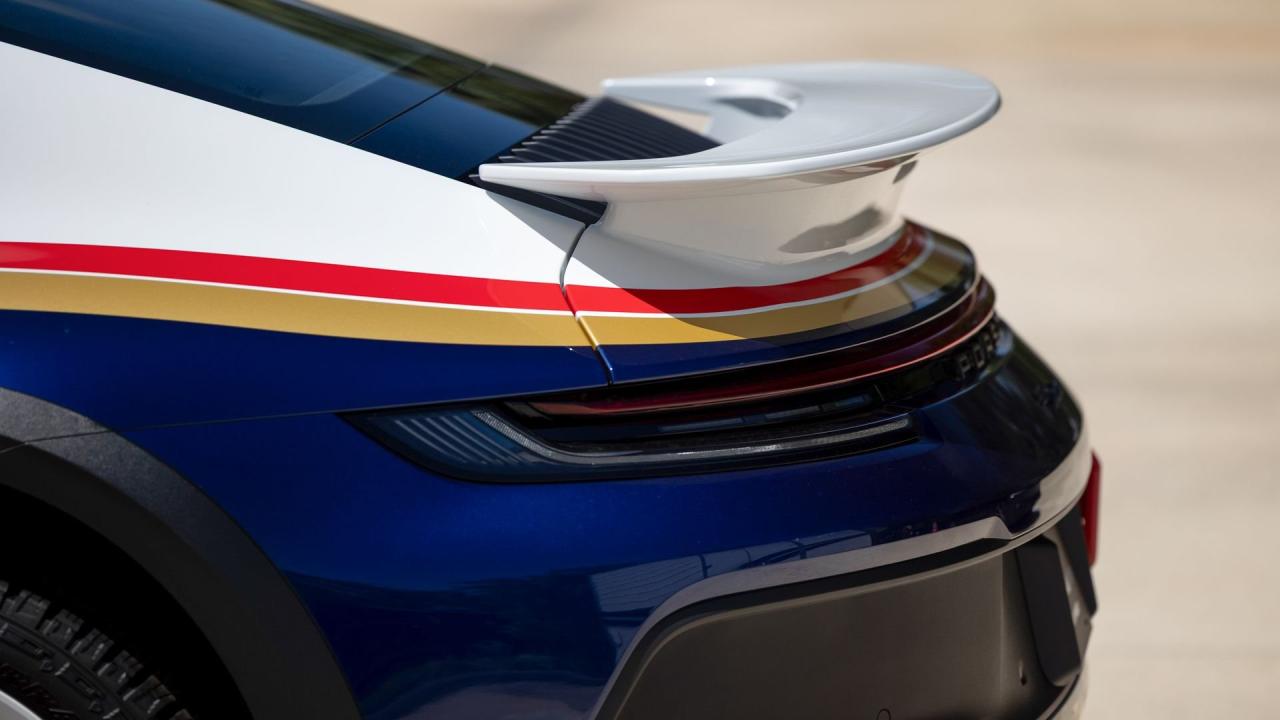 2023 Porsche 911 Dakar