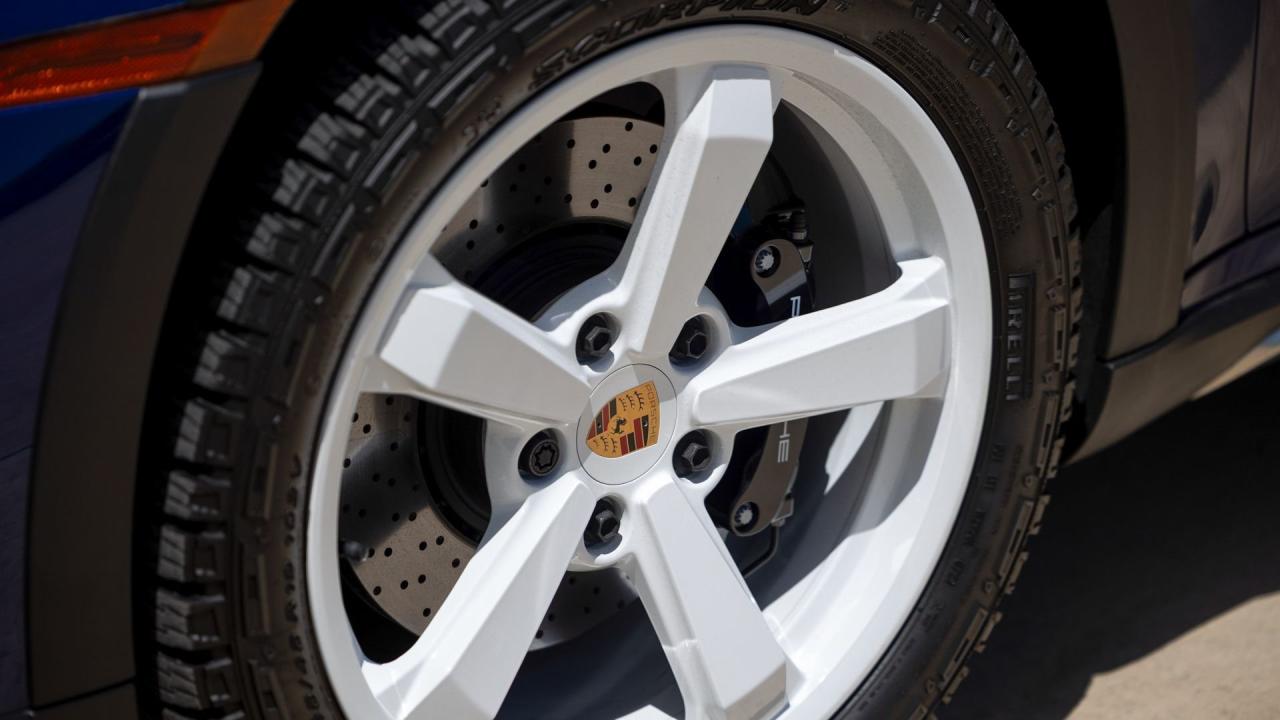 2023 Porsche 911 Dakar