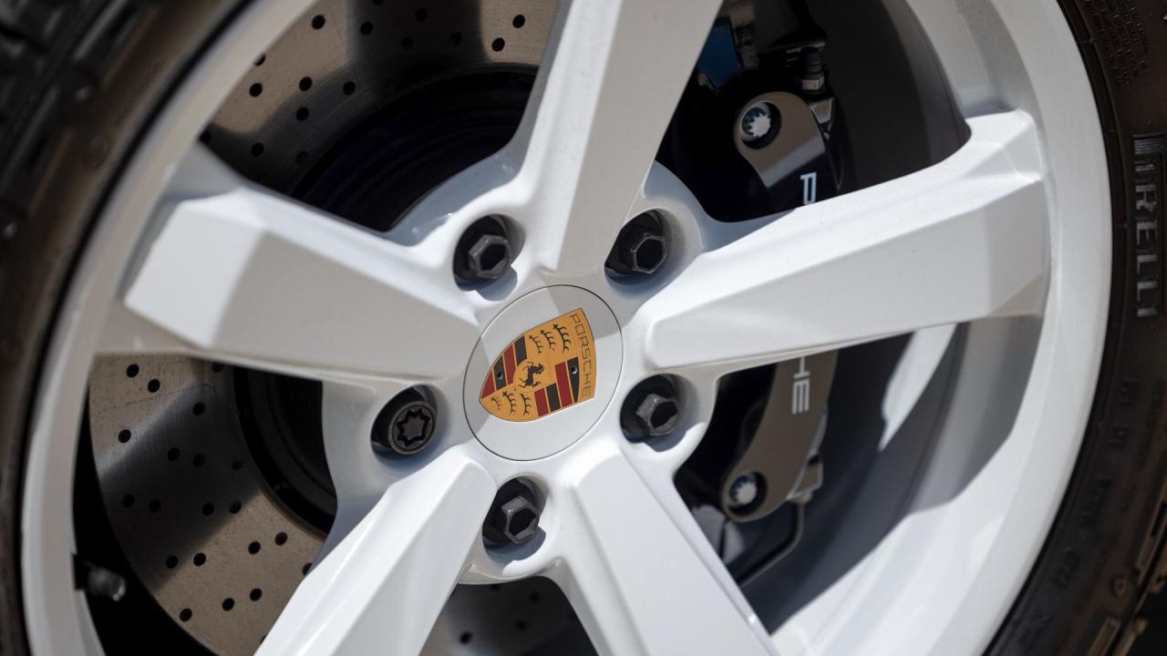 2023 Porsche 911 Dakar