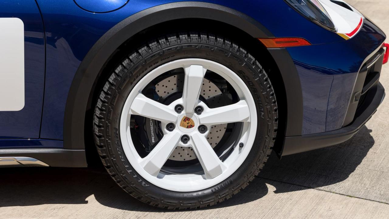 2023 Porsche 911 Dakar