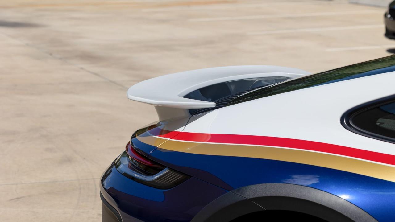 2023 Porsche 911 Dakar