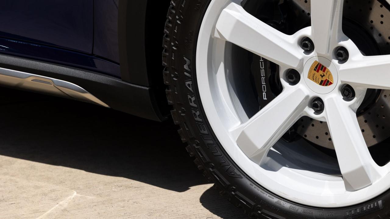 2023 Porsche 911 Dakar