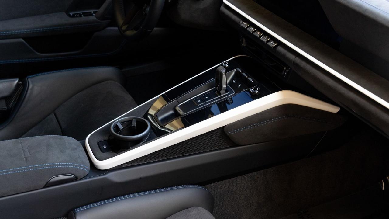 2023 Porsche 911 Dakar