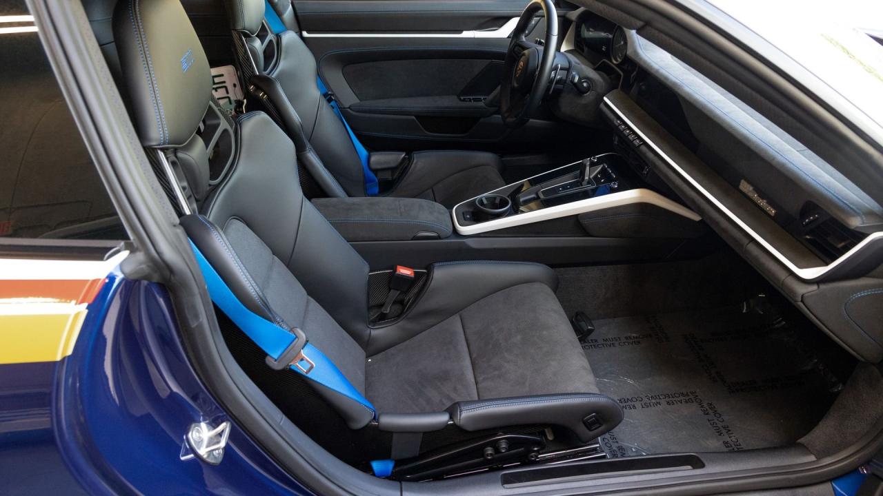 2023 Porsche 911 Dakar