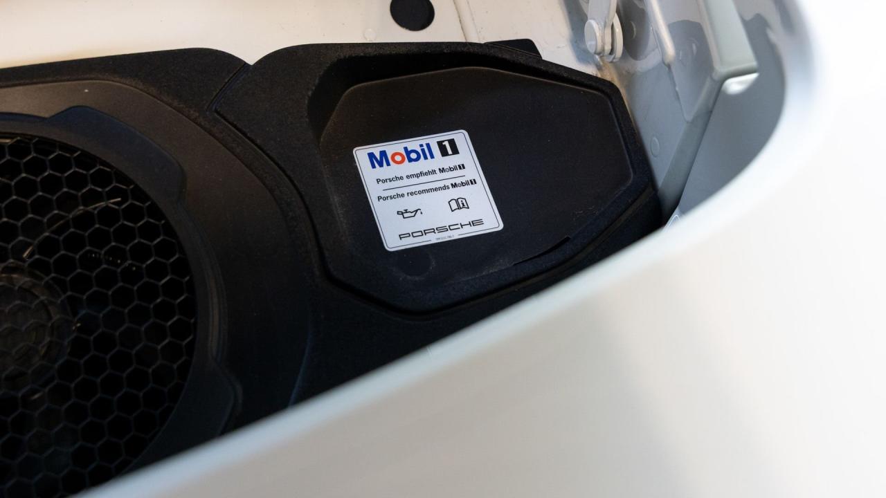 2023 Porsche 911 Dakar