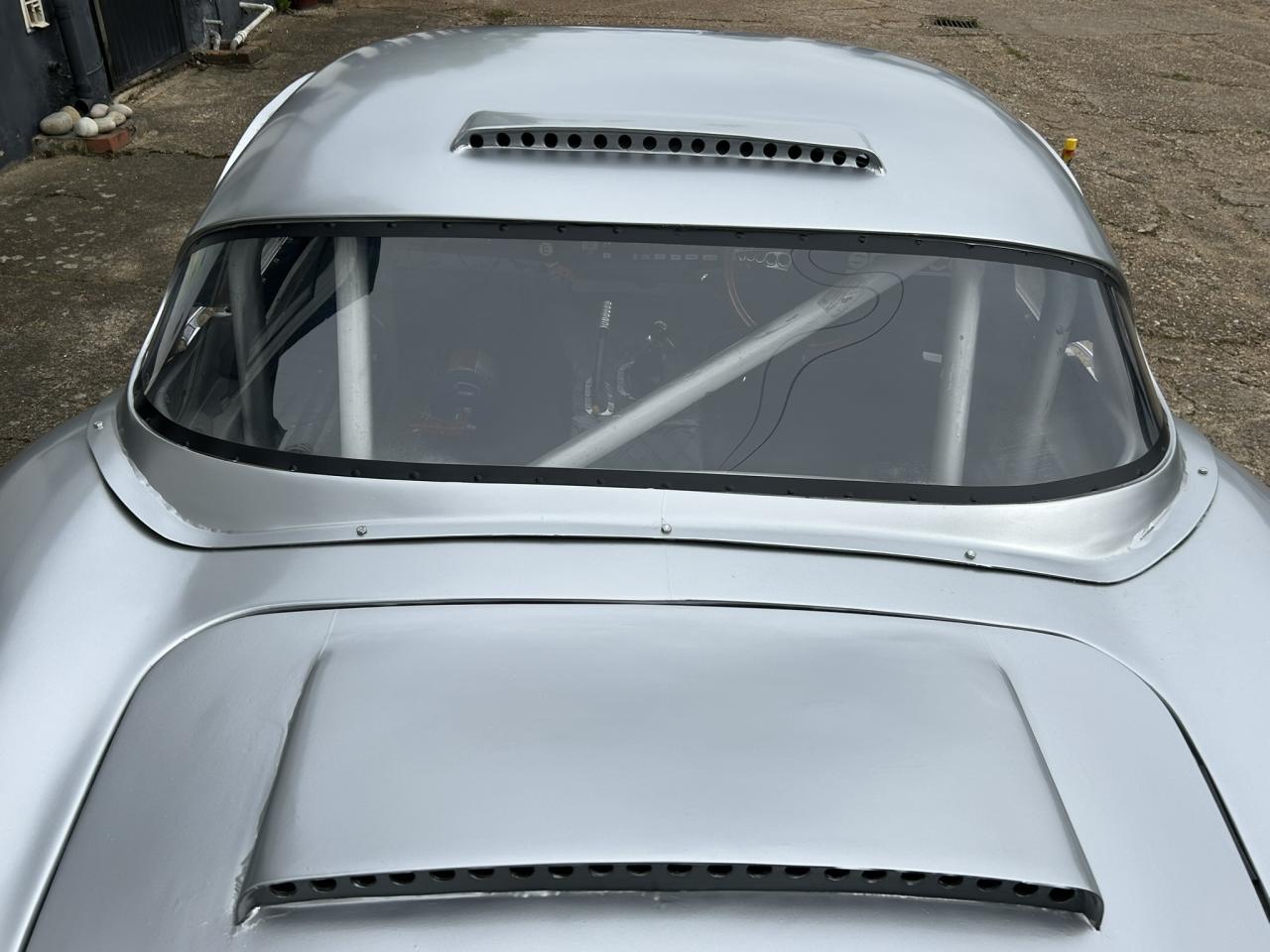 1970 Jaguar E-Type Race Car Replica