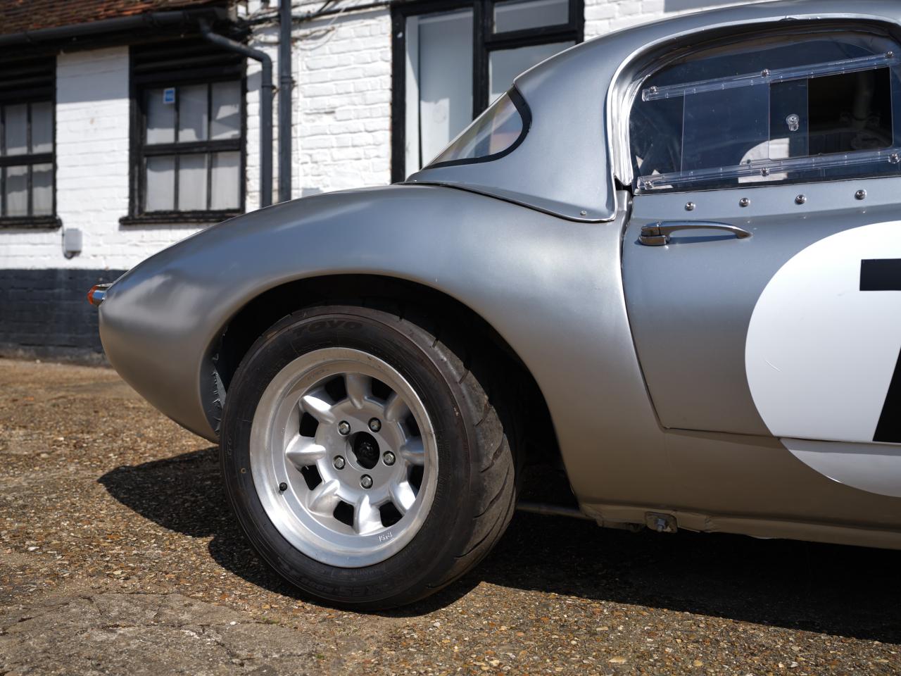 1970 Jaguar E-Type Race Car Replica