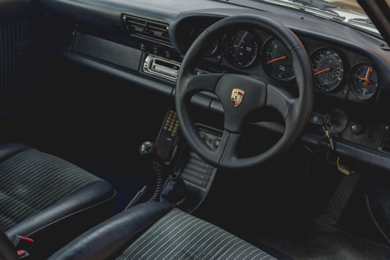 1988 Porsche 911 3.2 Carrera Sport