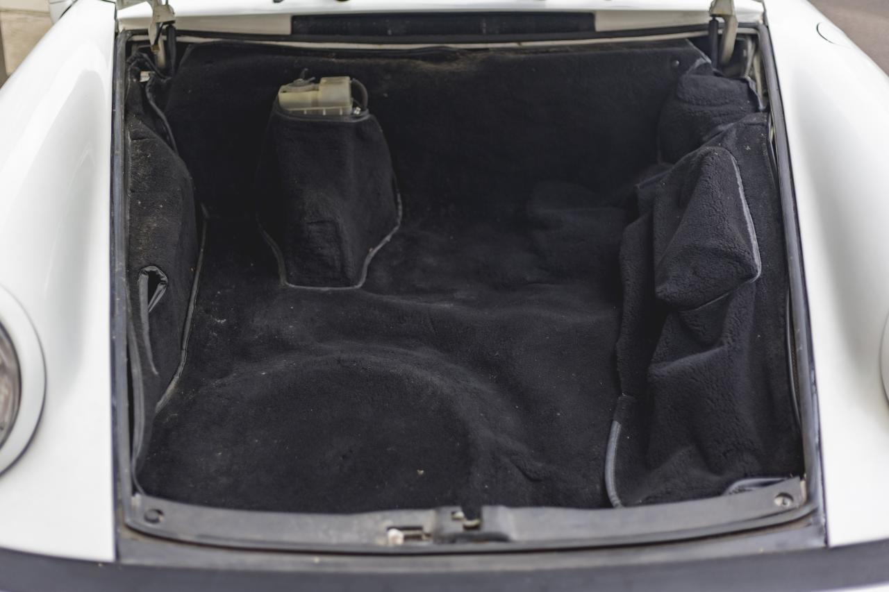 1988 Porsche 911 3.2 Carrera Sport