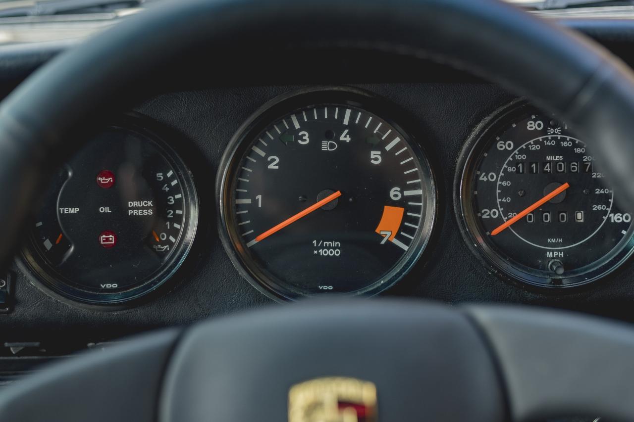 1988 Porsche 911 3.2 Carrera Sport