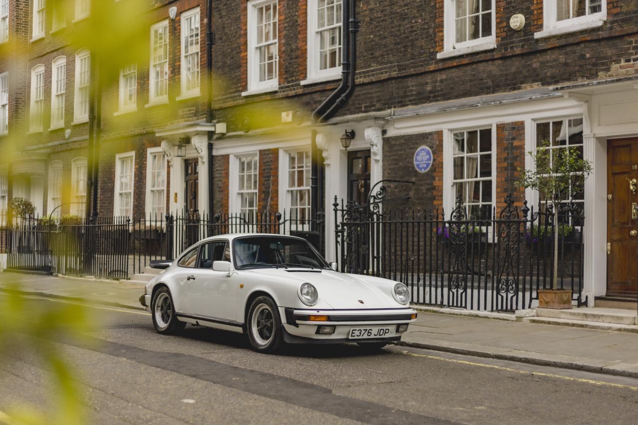 1988 Porsche 911 3.2 Carrera Sport