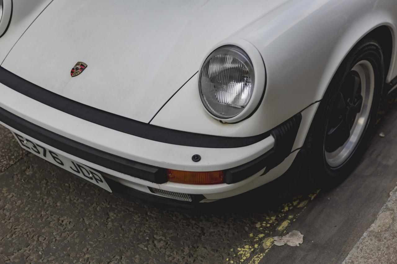 1988 Porsche 911 3.2 Carrera Sport