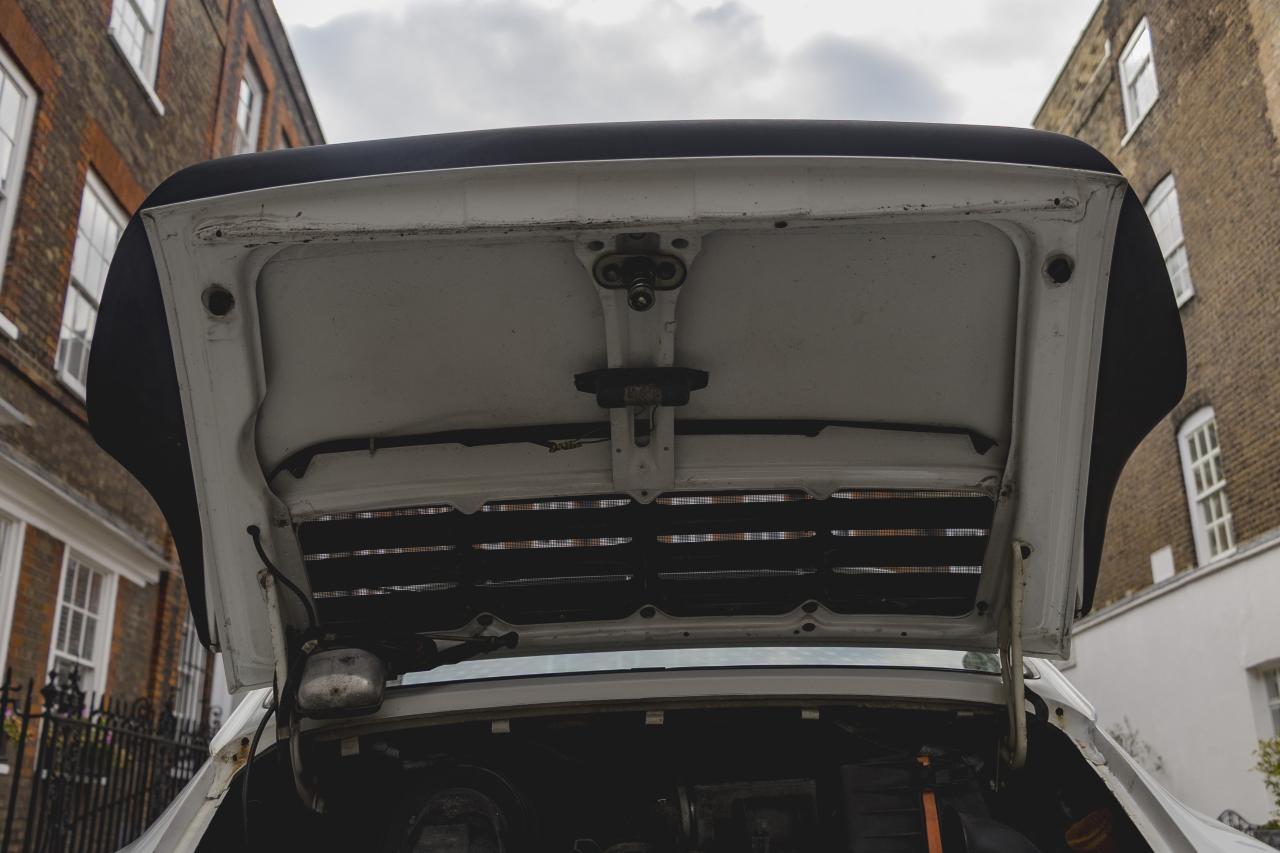 1988 Porsche 911 3.2 Carrera Sport