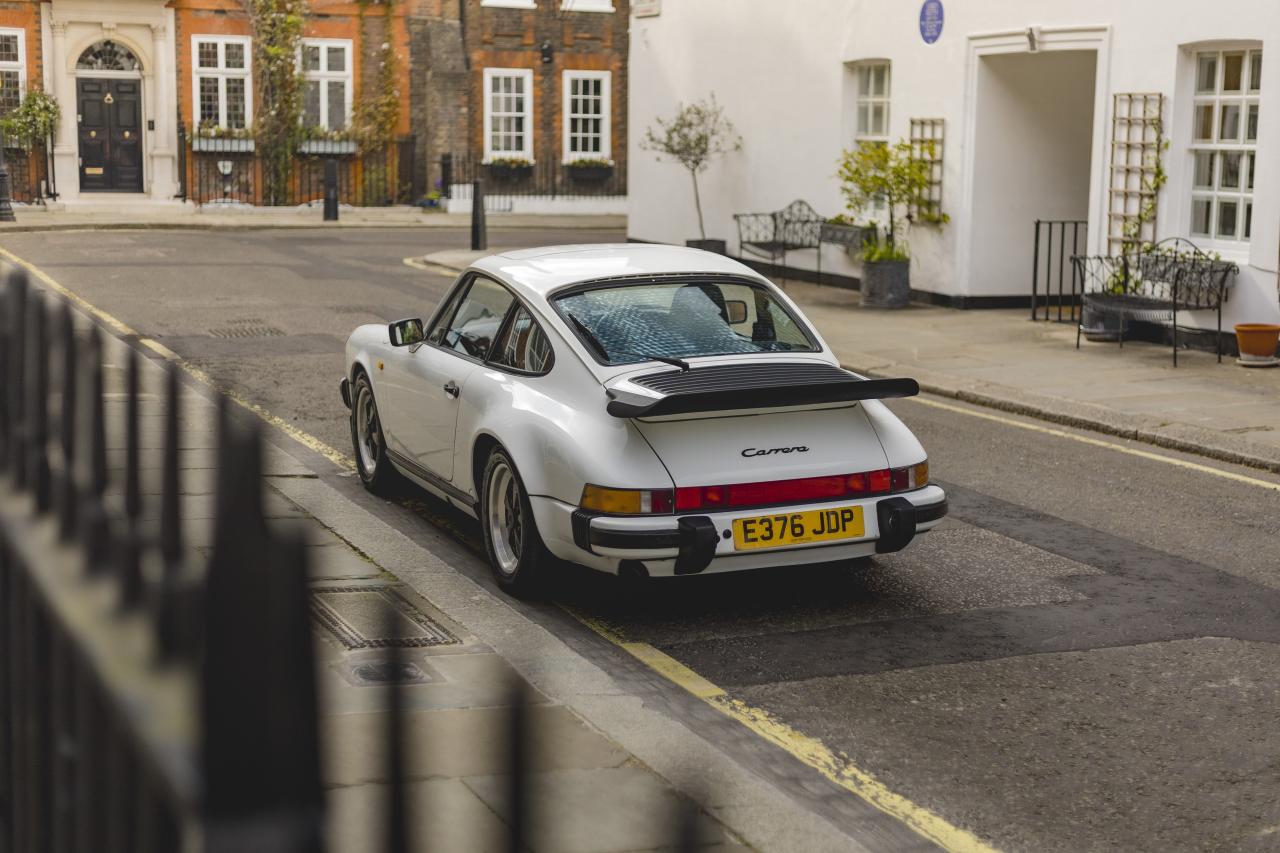 1988 Porsche 911 3.2 Carrera Sport