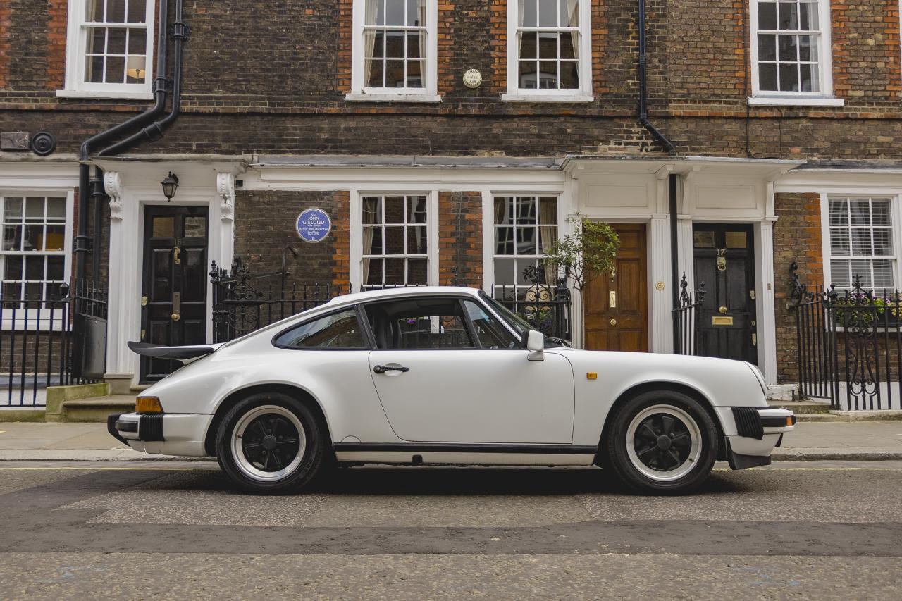 1988 Porsche 911 3.2 Carrera Sport