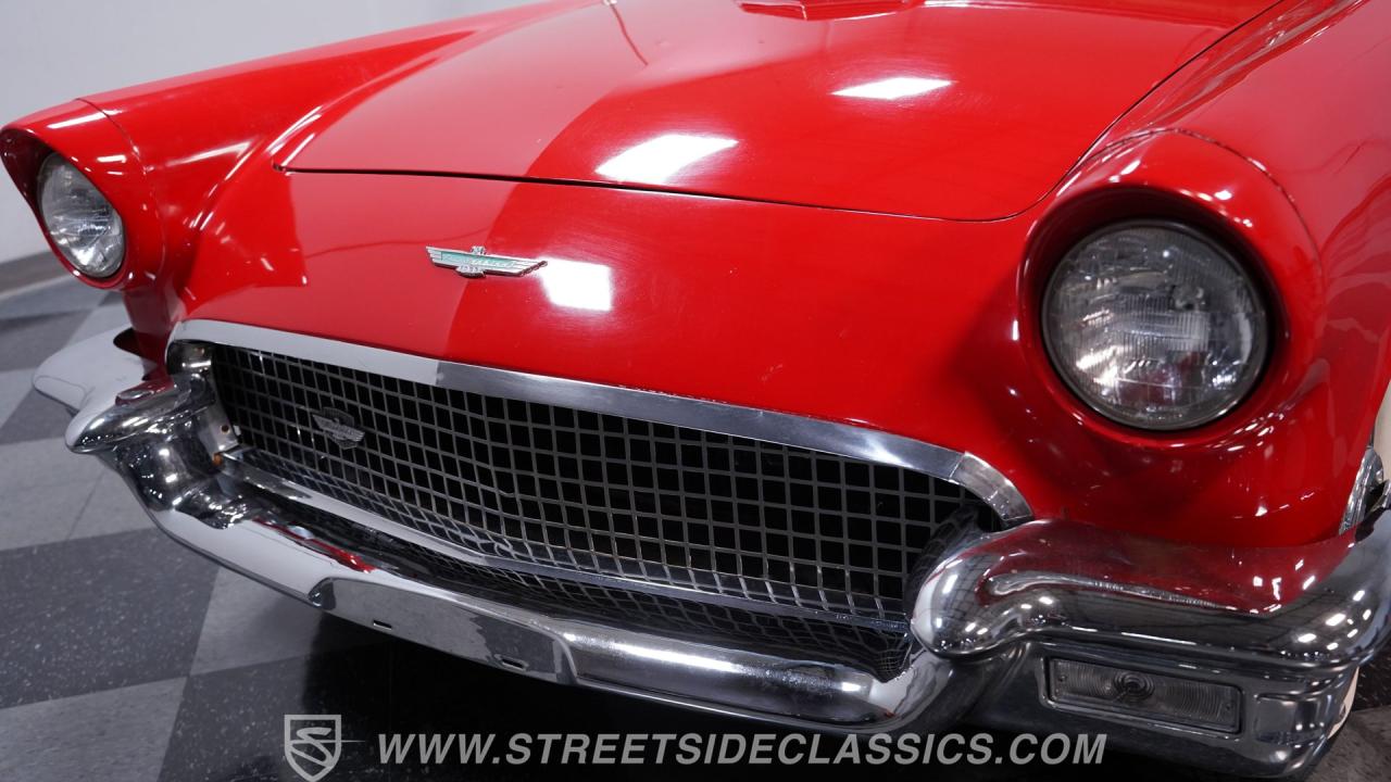 1957 Ford Thunderbird