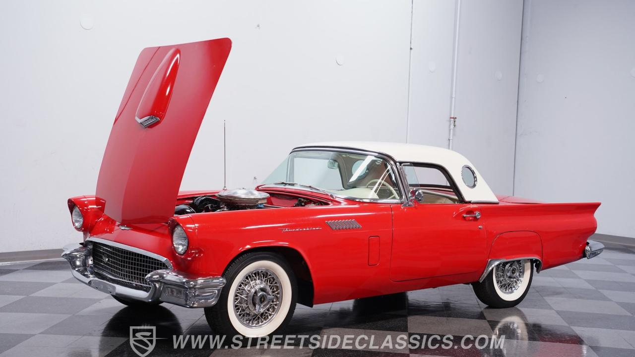 1957 Ford Thunderbird