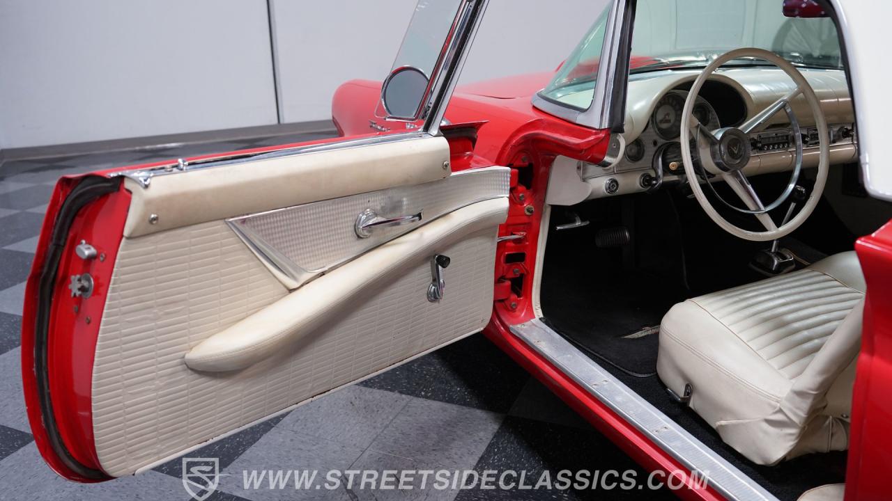 1957 Ford Thunderbird