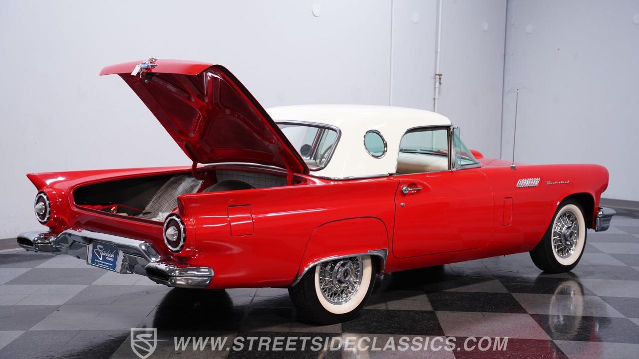 1957 Ford Thunderbird