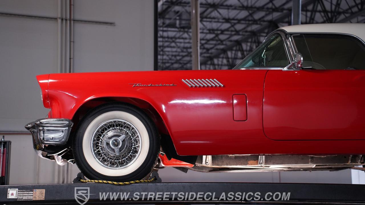 1957 Ford Thunderbird