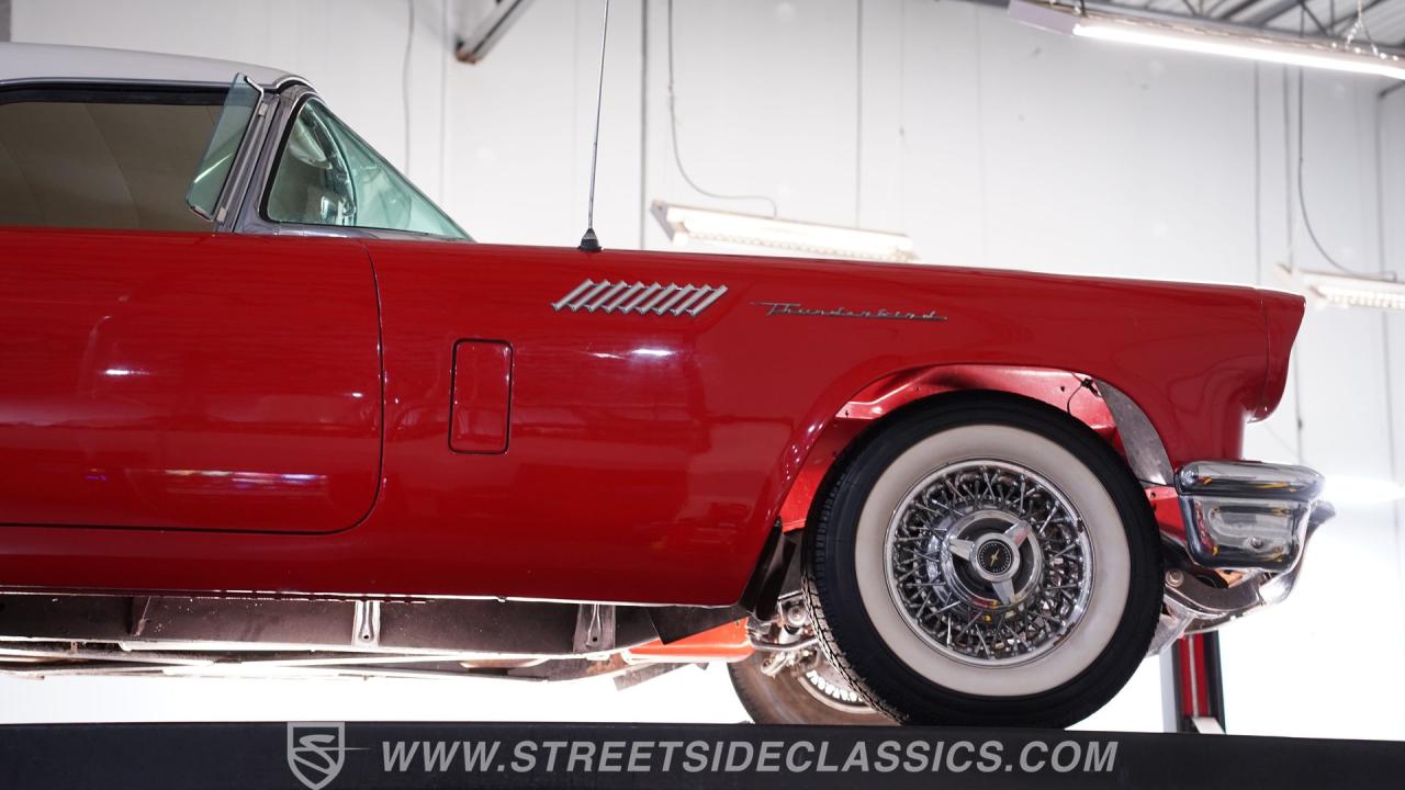 1957 Ford Thunderbird