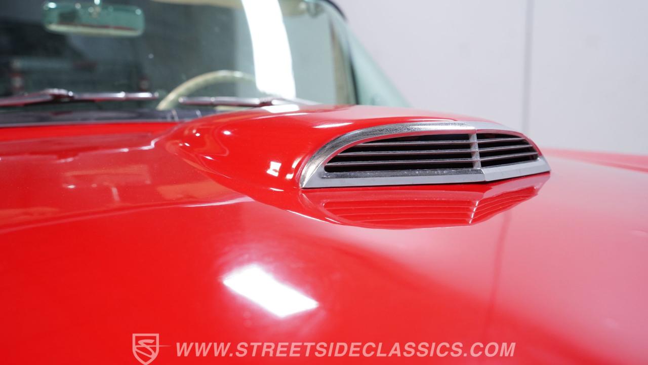 1957 Ford Thunderbird