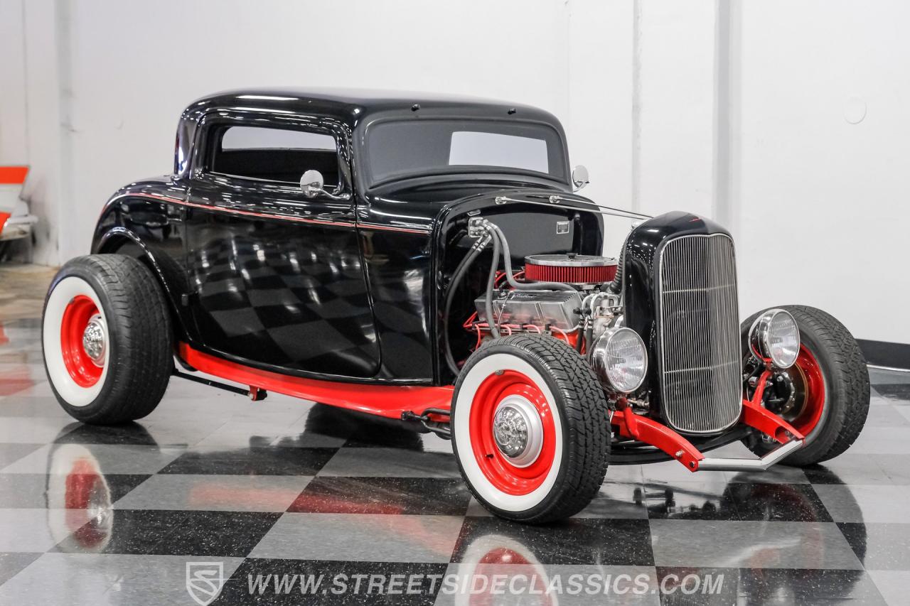 1932 Ford 3-Window Coupe