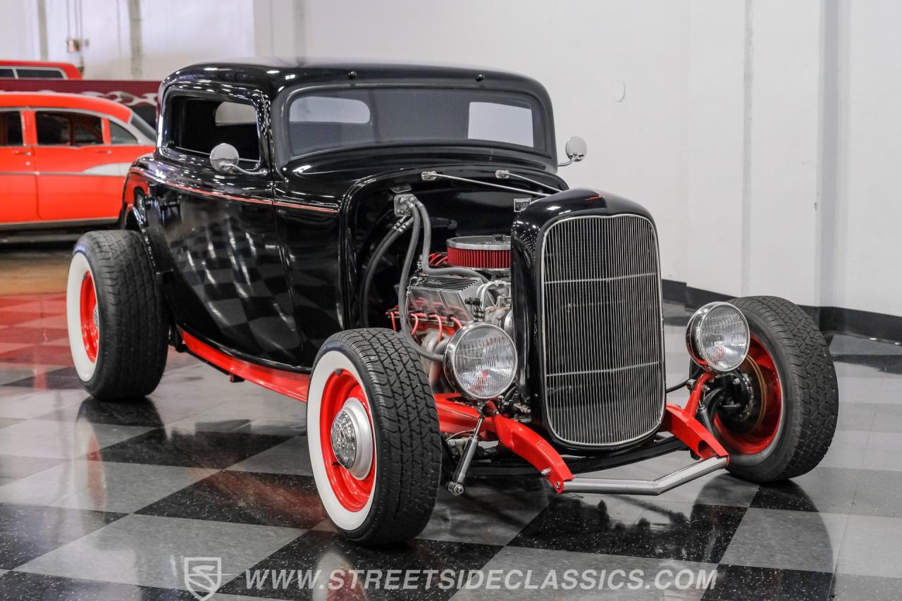 1932 Ford 3-Window Coupe