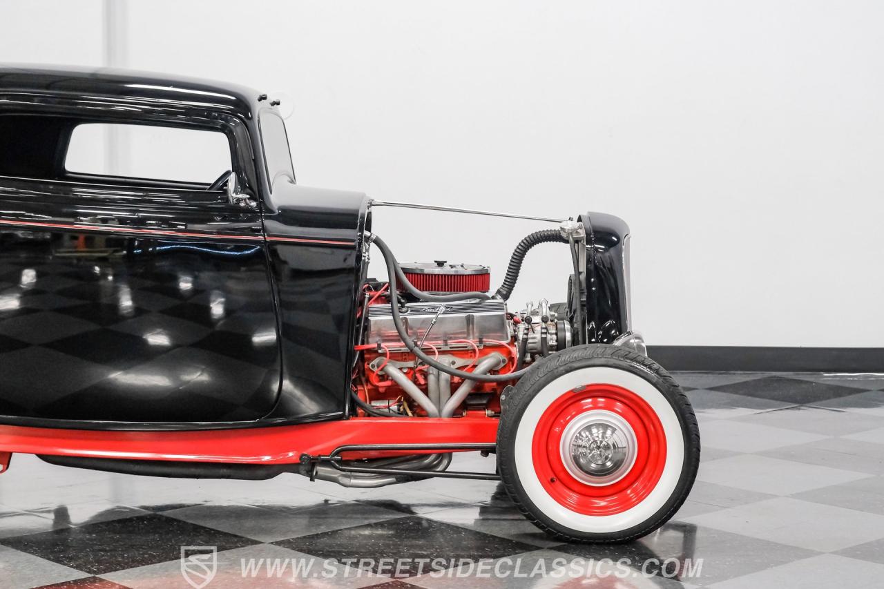 1932 Ford 3-Window Coupe