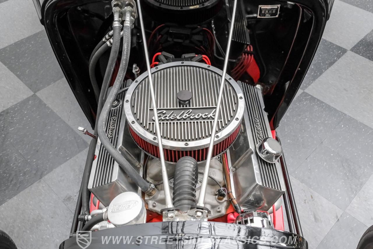 1932 Ford 3-Window Coupe