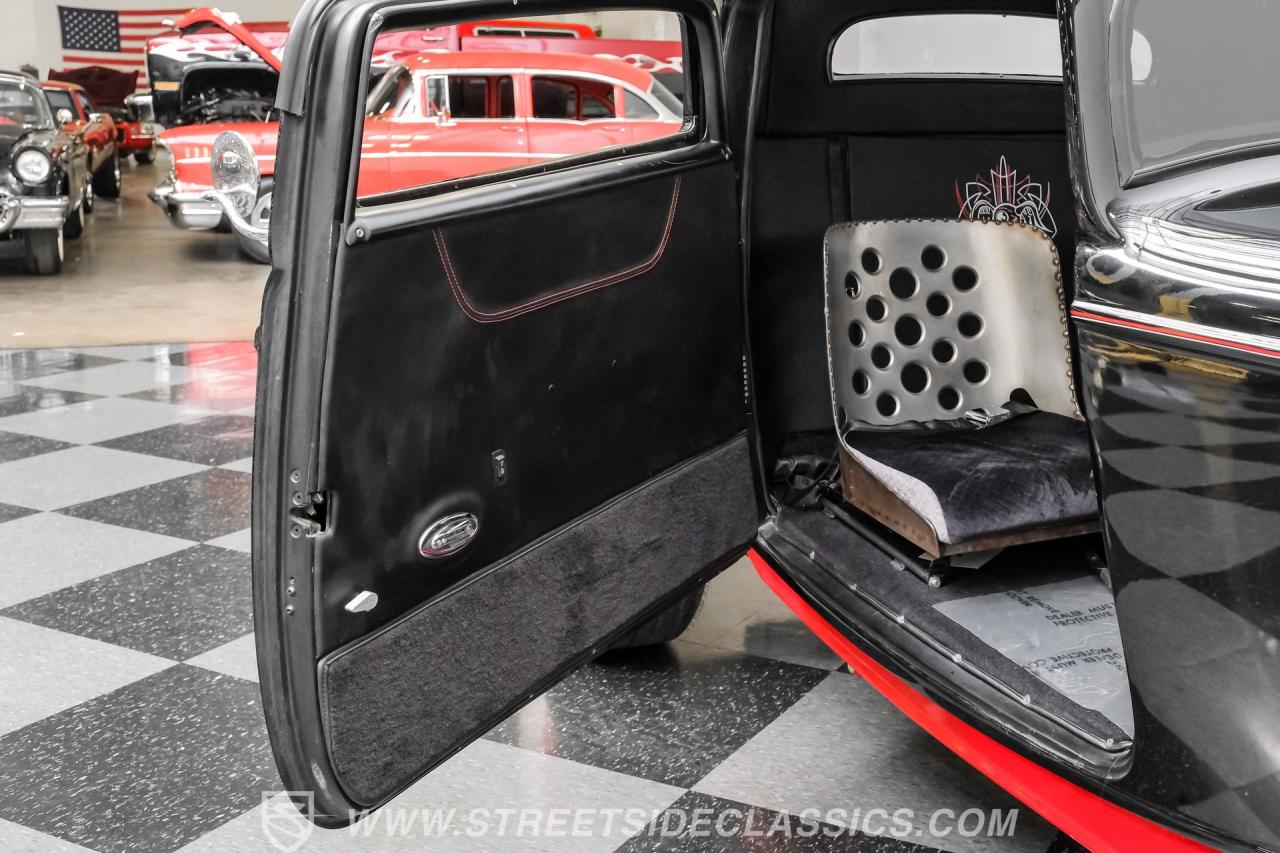 1932 Ford 3-Window Coupe