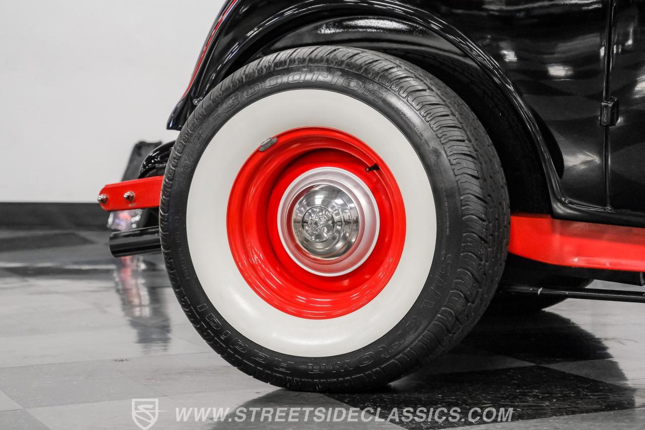 1932 Ford 3-Window Coupe