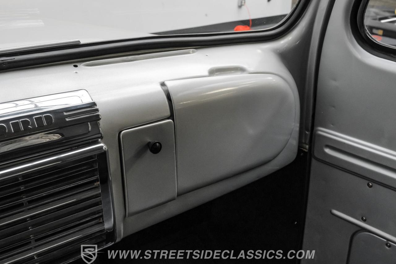 1950 Ford F-3 Flatbed