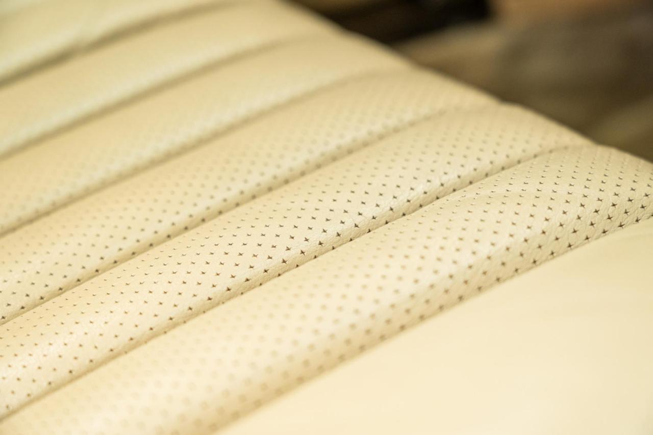 1989 Mercedes - Benz 300SL (R107)