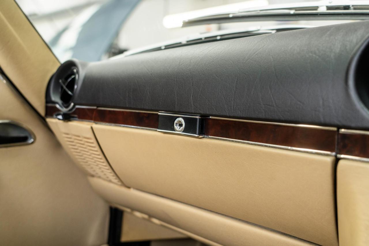 1989 Mercedes - Benz 300SL (R107)